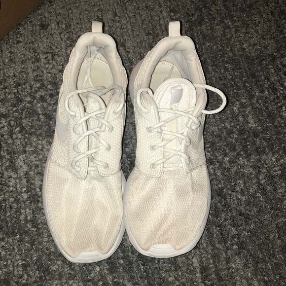 Nike Roshe - Picture 1 of 4